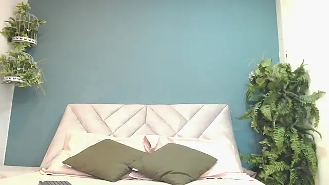 Snapshot of PaulinaColeman chatting on November 1, 2025, 3:39 pm PaulinaColeman online show from November 1, 2025, 3:39 pm