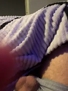 jakeBigCock1905 online show from March 27, 2026, 5:05 am