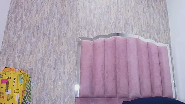 Snapshot of lilylovely_ chatting on November 4, 2025, 7:28 pm lilylovely online show from November 4, 2025, 7:28 pm