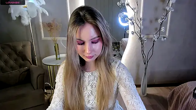 Snapshot of _BellaClark chatting on December 3, 2025, 8:30 pm BellaClark online show from December 3, 2025, 8:30 pm