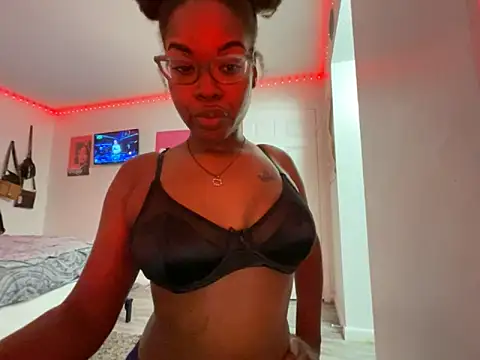 twerkaholic120 online show from October 17, 2025, 2:04 am