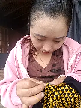 Snapshot of miemie-xx chatting on October 8, 2025, 2:02 am miemie-xx online show from October 8, 2025, 2:02 am