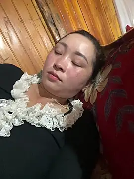 Snapshot of miemie-xx chatting on December 14, 2025, 5:13 am miemie-xx online show from December 14, 2025, 5:13 am