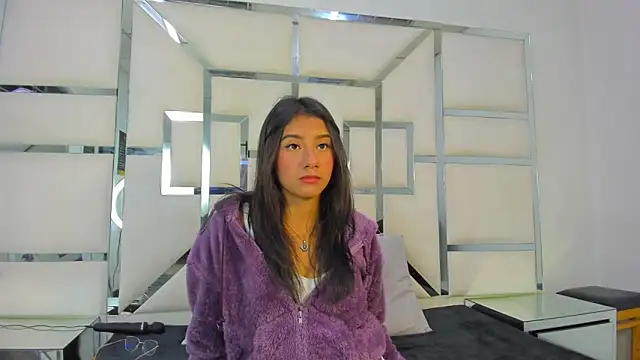 Snapshot of Mia_clark18 chatting on October 10, 2025, 3:40 am Mia clark18 online show from October 10, 2025, 3:40 am