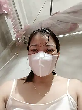 Snapshot of ladzy_sexy chatting on October 29, 2025, 4:39 pm ladzy sexy online show from October 29, 2025, 4:39 pm