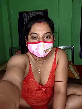 Snapshot of MAGGO-11 chatting on December 13, 2025, 8:04 pm MAGGO-11 online show from December 13, 2025, 8:04 pm