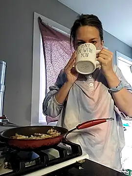 Snapshot of Cassaroll333 chatting on October 15, 2025, 1:30 pm Cassaroll333 online show from October 15, 2025, 1:30 pm