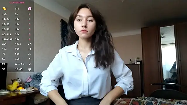 Snapshot of MiaLovelyOne chatting on November 9, 2025, 9:24 am MiaLovelyOne online show from November 9, 2025, 9:24 am