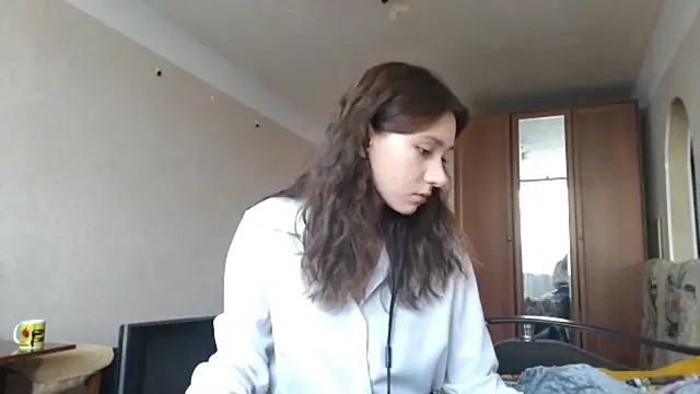 Snapshot of MiaLovelyOne chatting on October 23, 2025, 9:19 am MiaLovelyOne online show from October 23, 2025, 9:19 am