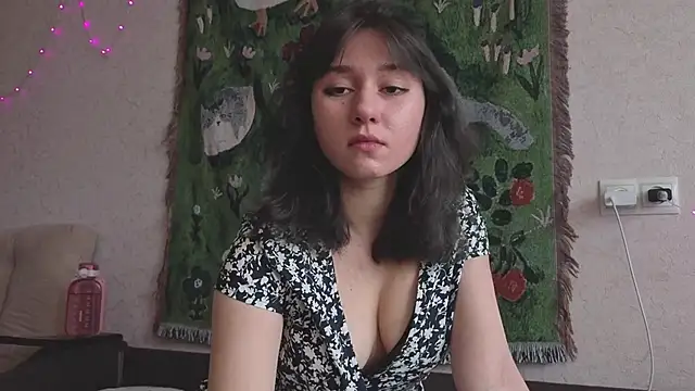 MiaLovelyOne online show from May 2, 2026, 7:57 am