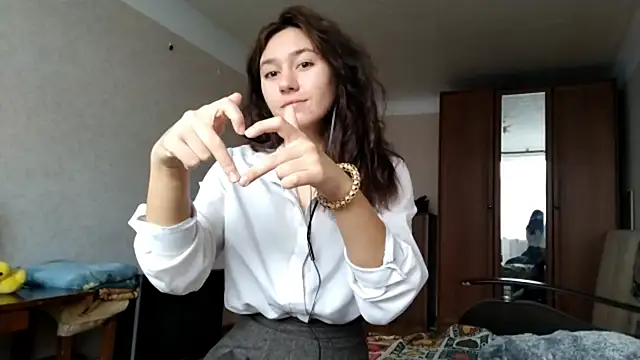 Snapshot of MiaLovelyOne chatting on October 18, 2025, 7:21 am MiaLovelyOne online show from October 18, 2025, 7:21 am