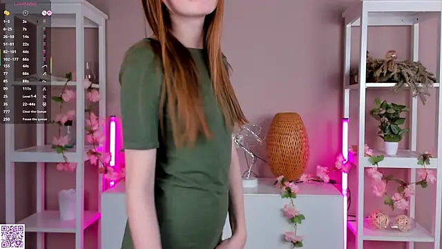 Snapshot of LittleCutieSandy chatting on October 22, 2025, 3:28 am LittleCutieSandy online show from October 22, 2025, 3:28 am