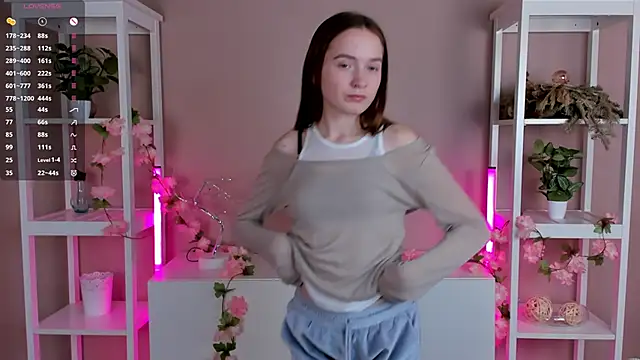 Snapshot of LittleCutieSandy chatting on October 12, 2025, 3:08 am LittleCutieSandy online show from October 12, 2025, 3:08 am