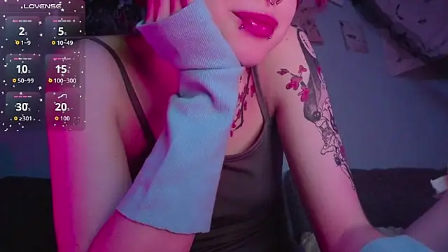 RubiReynnn online show from October 25, 2025, 11:27 pm