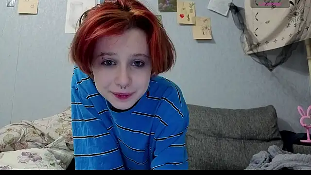 RubiReynnn online show from October 11, 2025, 7:04 pm