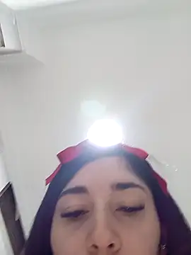 AbbyLewiis online show from November 28, 2025, 9:53 am