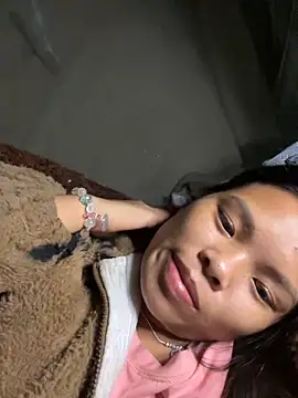 Snapshot of hello-cute chatting on November 13, 2025, 3:27 pm hello-cute online show from November 13, 2025, 3:27 pm