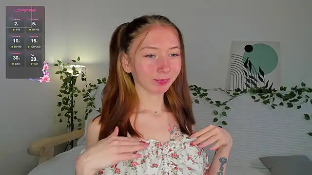 Snapshot of try_love_ chatting on December 1, 2025, 8:04 am try love online show from December 1, 2025, 8:04 am