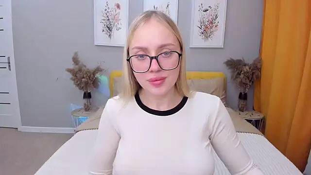 Snapshot of CeaneLino chatting on November 20, 2025, 2:07 pm CeaneLino online show from November 20, 2025, 2:07 pm