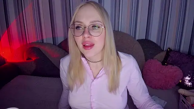 Snapshot of CeaneLino chatting on February 22, 2026, 3:24 pm CeaneLino online show from February 22, 2026, 3:24 pm