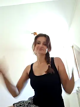 Snapshot of Nika_aa chatting on October 12, 2025, 7:54 am Nika aa online show from October 12, 2025, 7:54 am