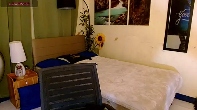 Snapshot of AsianCarl chatting on October 28, 2025, 1:21 pm AsianCarl online show from October 28, 2025, 1:21 pm