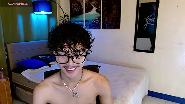 Snapshot of AsianCarl chatting on November 5, 2025, 1:14 pm AsianCarl online show from November 5, 2025, 1:14 pm