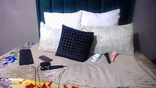 DeliciousBoobsx25 online show from November 23, 2025, 8:46 am