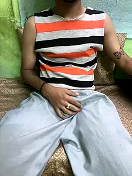 Snapshot of foxythebold chatting on October 25, 2025, 2:07 pm foxythebold online show from October 25, 2025, 2:07 pm