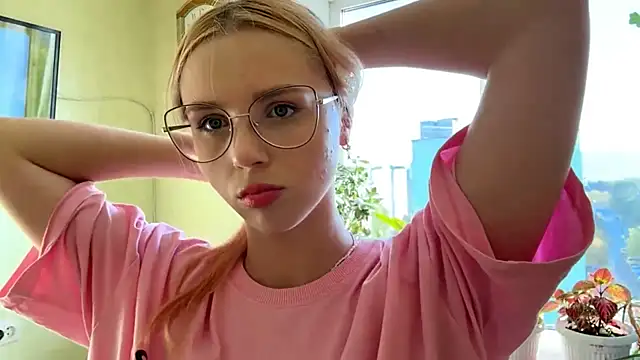 CherlynBlose online show from October 7, 2025, 12:17 pm