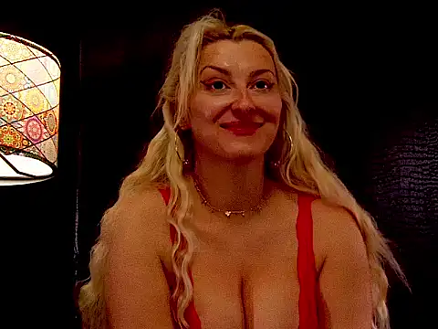 LeticiaReys online show from February 2, 2026, 6:29 pm