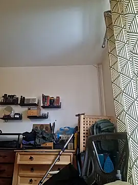 cinnamon-xx online show from April 28, 2026, 11:58 am