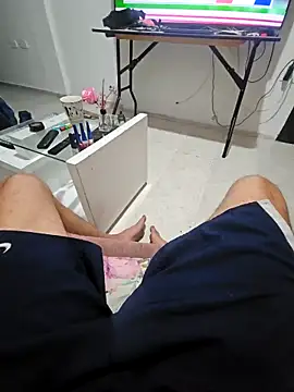 Snapshot of Racso100 chatting on December 4, 2025, 10:03 am Racso100 online show from December 4, 2025, 10:03 am