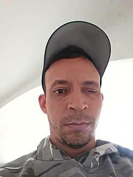 Snapshot of Racso100 chatting on November 18, 2025, 3:15 pm Racso100 online show from November 18, 2025, 3:15 pm