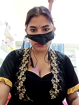 Hot radhaji online show from April 25, 2026, 1:41 am