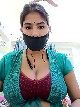 Hot radhaji online show from April 28, 2026, 1:37 am