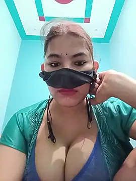 Hot radhaji online show from June 22, 2026, 2:39 am
