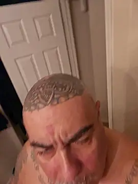 Snapshot of B1GLO chatting on November 22, 2025, 11:14 pm B1GLO online show from November 22, 2025, 11:14 pm