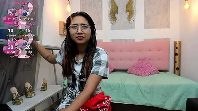 Snapshot of SamanthaFox_8 chatting on November 9, 2025, 11:36 am SamanthaFox 8 online show from November 9, 2025, 11:36 am