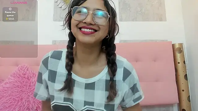 Snapshot of SamanthaFox_8 chatting on October 9, 2025, 11:33 am SamanthaFox 8 online show from October 9, 2025, 11:33 am