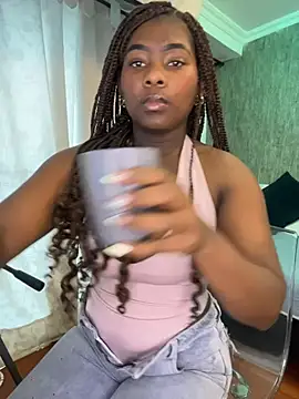Snapshot of KarinaFlowers_ chatting on July 25, 2026, 12:22 pm KarinaFlowers online show from July 25, 2026, 12:22 pm