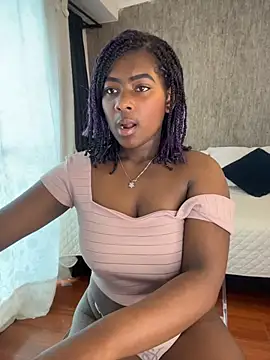 Snapshot of KarinaFlowers_ chatting on July 15, 2026, 12:45 pm KarinaFlowers online show from July 15, 2026, 12:45 pm
