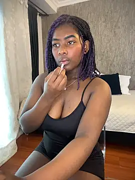 Snapshot of KarinaFlowers_ chatting on July 8, 2026, 12:28 pm KarinaFlowers online show from July 8, 2026, 12:28 pm