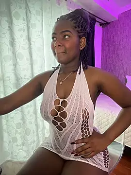 Snapshot of KarinaFlowers_ chatting on July 2, 2026, 1:28 pm KarinaFlowers online show from July 2, 2026, 1:28 pm