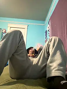 Snapshot of Steven-1989 chatting on November 17, 2025, 9:13 am Steven-1989 online show from November 17, 2025, 9:13 am