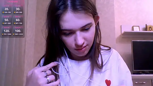 Snapshot of CeyaLier chatting on March 17, 2026, 8:01 pm CeyaLier online show from March 17, 2026, 8:01 pm