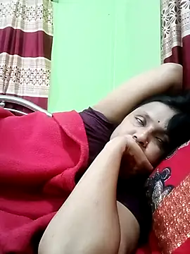 Snapshot of Megla879 chatting on November 17, 2025, 11:20 pm Megla879 online show from November 17, 2025, 11:20 pm