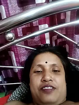 Snapshot of Megla879 chatting on October 15, 2025, 8:33 am Megla879 online show from October 15, 2025, 8:33 am