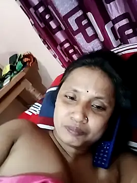 Snapshot of Megla879 chatting on November 6, 2025, 1:48 pm Megla879 online show from November 6, 2025, 1:48 pm