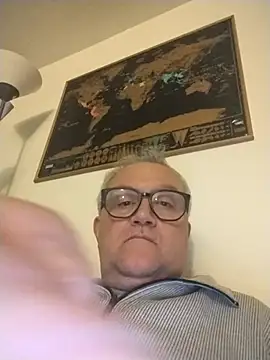 Snapshot of macdut67 chatting on April 3, 2026, 10:16 pm macdut67 online show from April 3, 2026, 10:16 pm